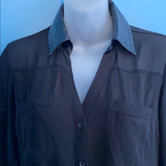 womans collar button down blouse - Picture 3 of 5